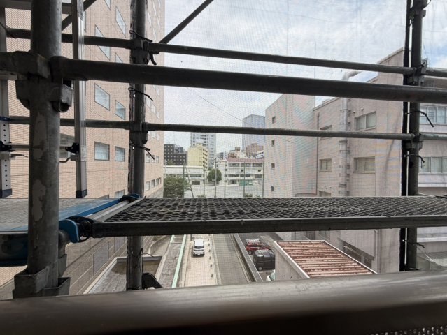 眺望　外壁工事中