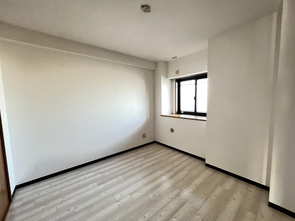 その他部屋・スペース　同一建物303号室の内装写真掲載