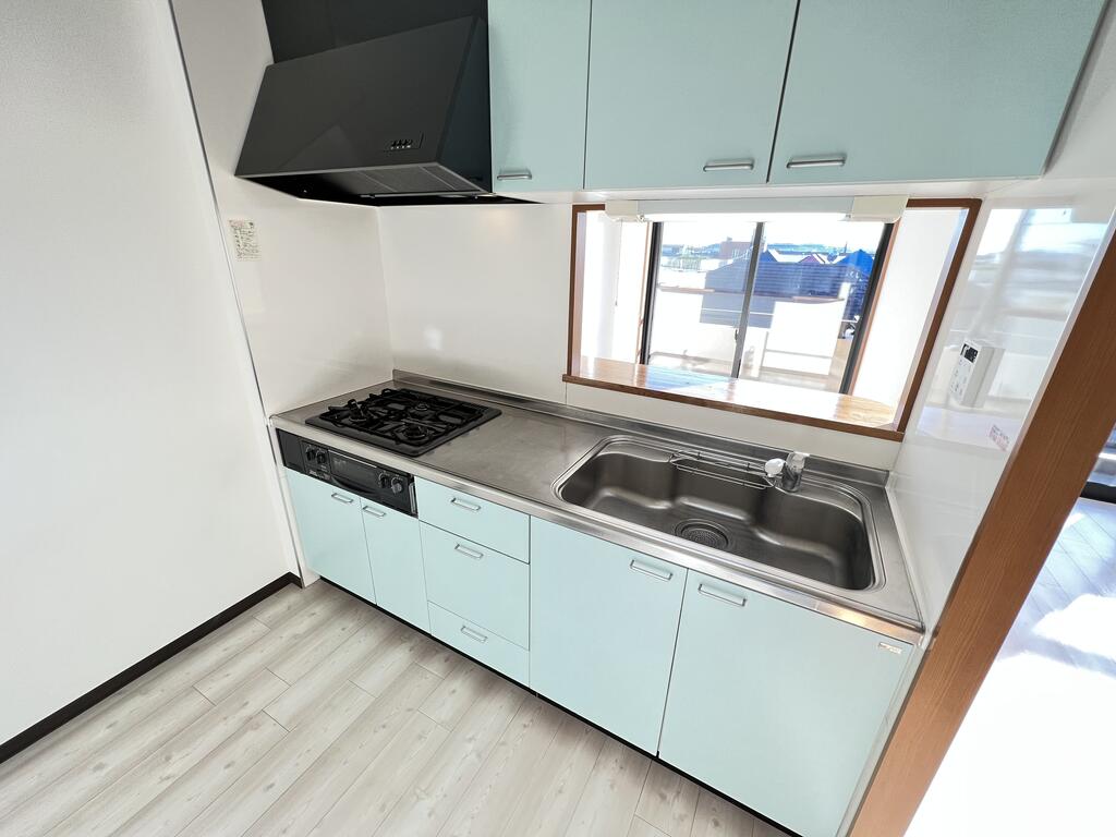 キッチン　同一建物303号室の内装写真掲載