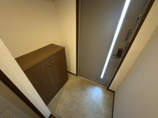 アインツ曽根の玄関写真
