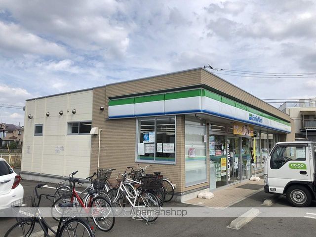 コンビニ　ファミリーマート（コンビニ）まで445m
