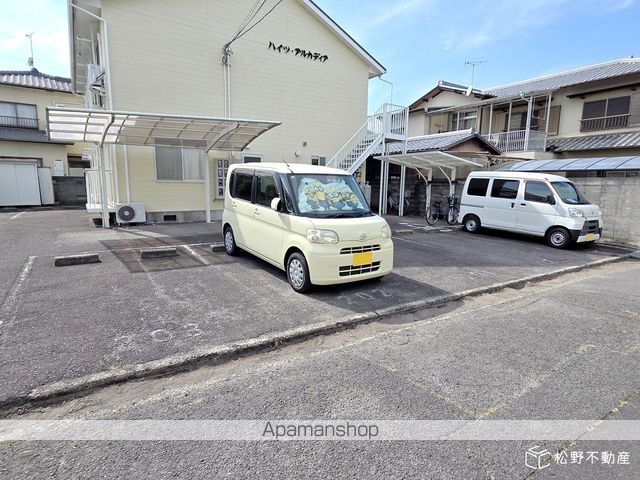 駐車場　駐車場