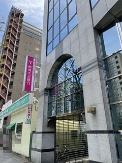銀行　徳島大正銀行大阪支店（銀行）まで529m