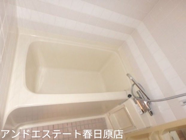 バス・シャワールーム　ワイドな浴槽