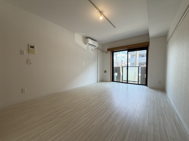 ローズパーク参番館の居間写真