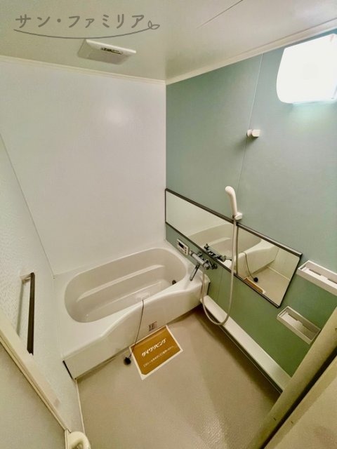 バス・シャワールーム　同一物件別部屋写真
