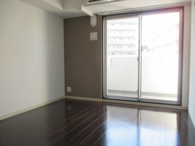 居室・リビング　明るくキレイなお部屋です