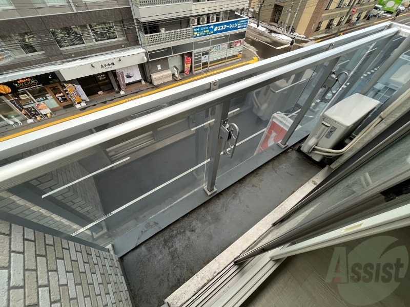 バルコニー　バルコニーです。洗濯物を干したり一息ついたりできますね！