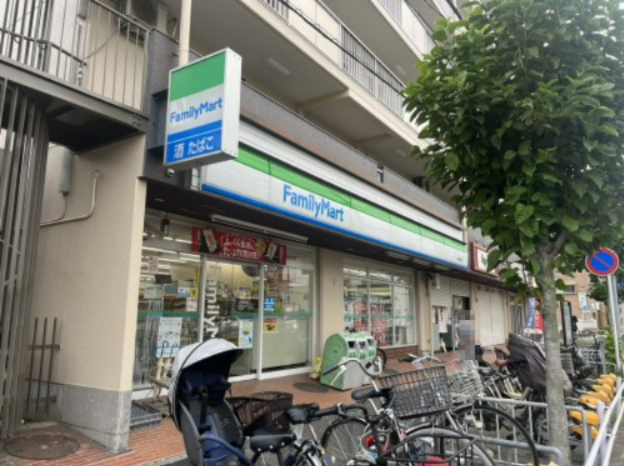 コンビニ　ファミリーマート 川名駅前店（コンビニ）まで480m