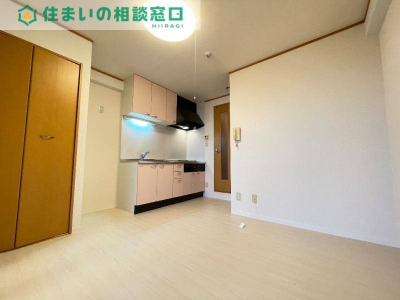 名鉄名古屋本線 男川駅 徒歩17分 4階建 築22年の居間写真