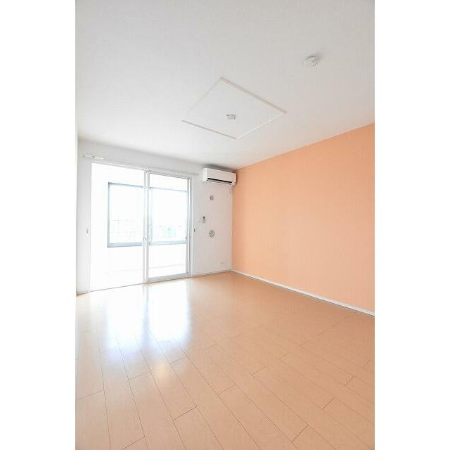 居室・リビング　こちらの物件はMODE不動産なら割引対象の１部屋です。