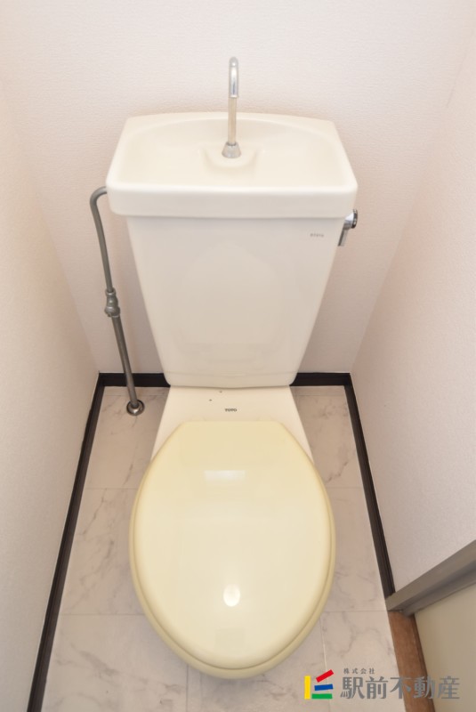 トイレ　写真は同タイプ別部屋