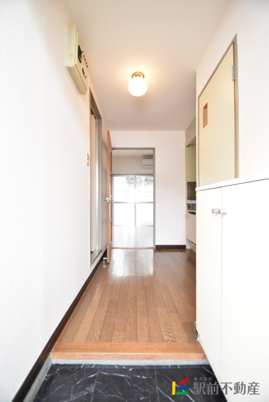 玄関　写真は同タイプ別部屋