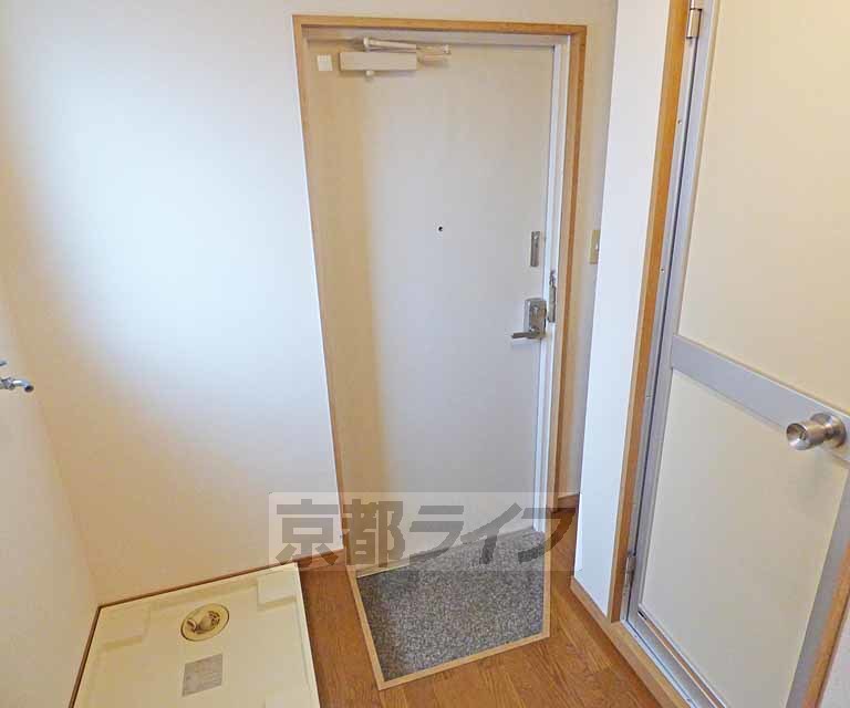 玄関　広々とした玄関です。