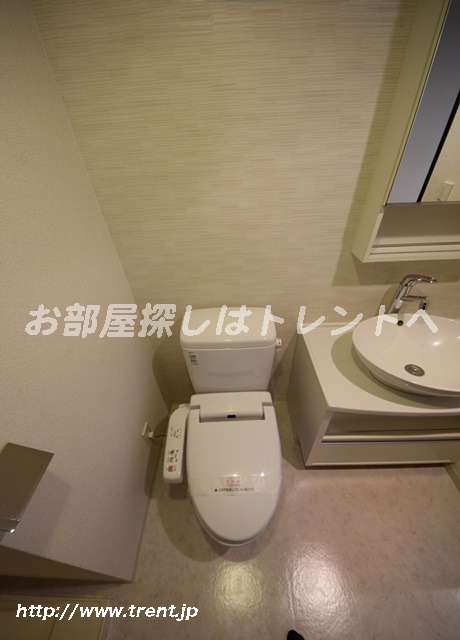 【中央区八丁堀のマンションのトイレ】
