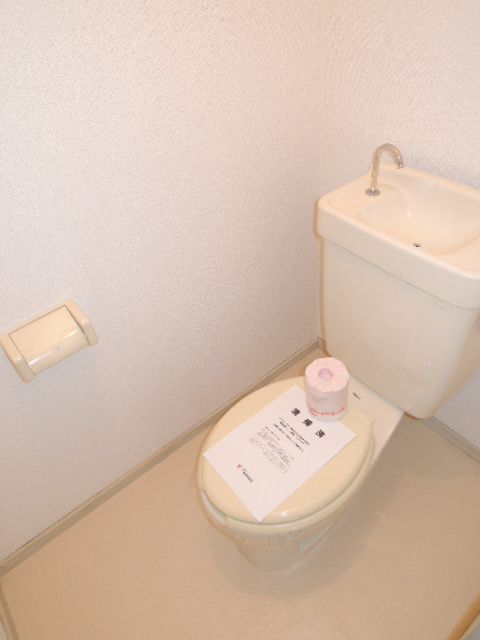 【富士市青葉町のアパートのトイレ】