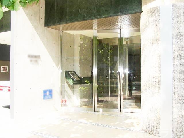 エントランス　マンションエントランスはここです！
