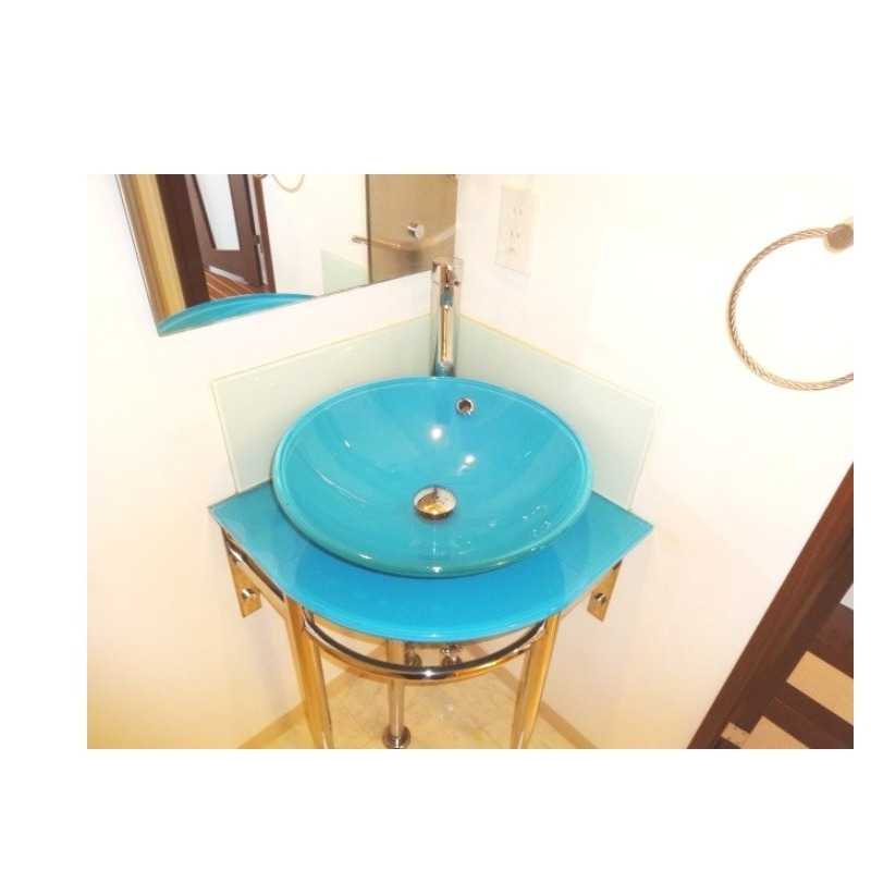 洗面設備　青！！なかなかないですよね、こんな洗面台！