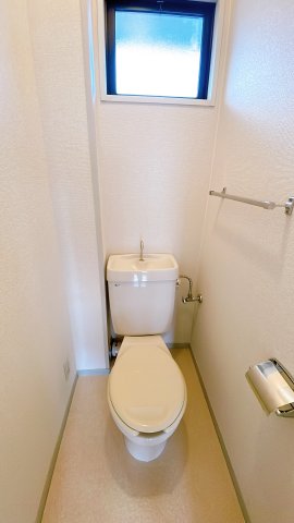 【グリーンパークSANO A棟のトイレ】