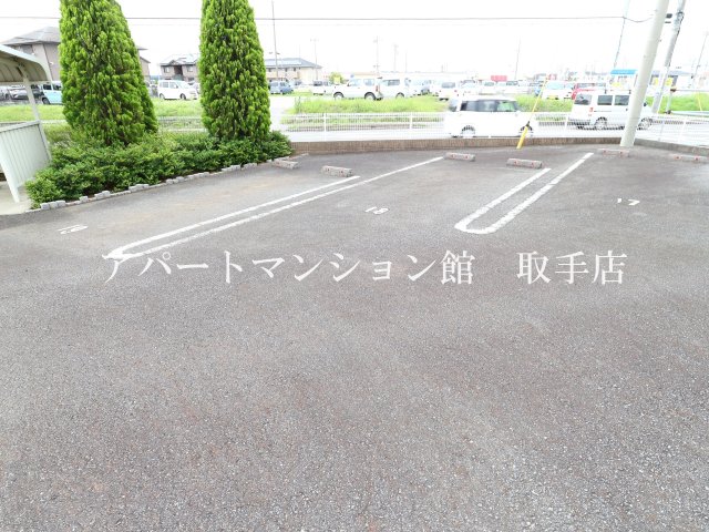 【サウスコートＢの駐車場】