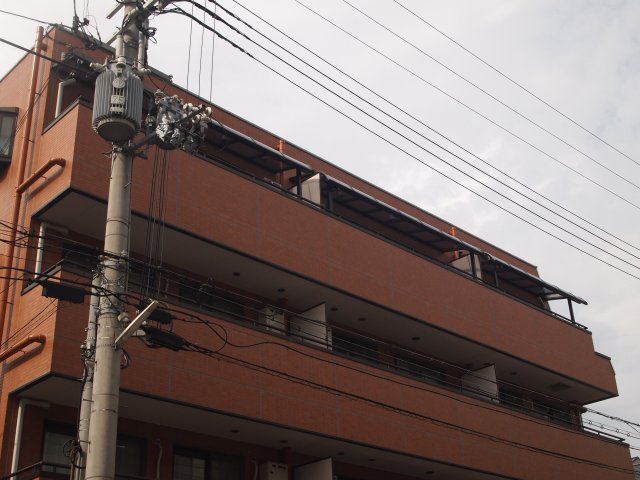 神戸市灘区徳井町のマンションの建物外観