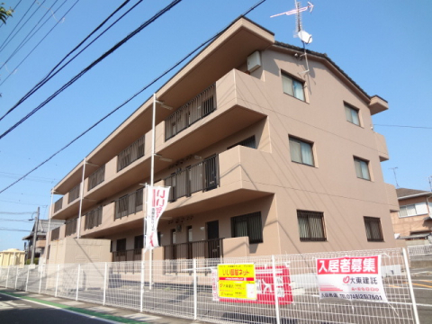 東近江市妙法寺町のマンションの建物外観