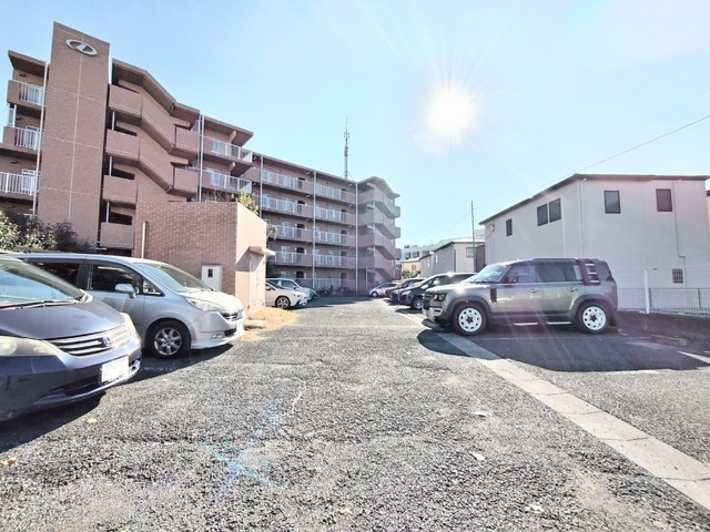 【さいたま市浦和区領家のマンションの駐車場】