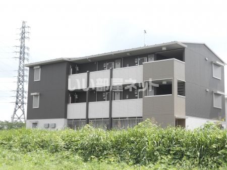 東松山市大字宮鼻のアパートの建物外観