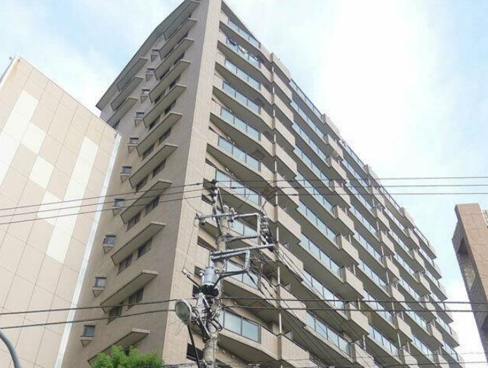 荒川区荒川のマンションの建物外観