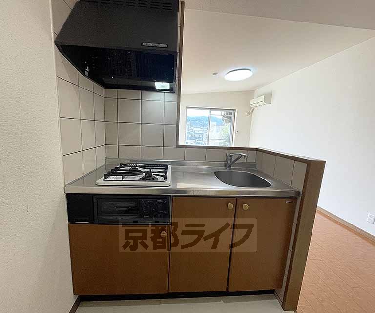 【亀岡市京町のマンションのキッチン】