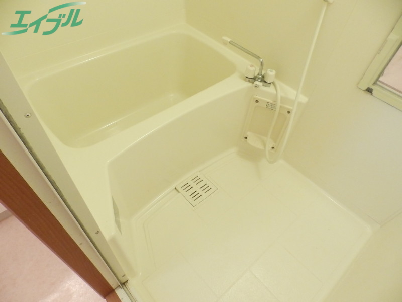 バス・シャワールーム　同型参考写真です。