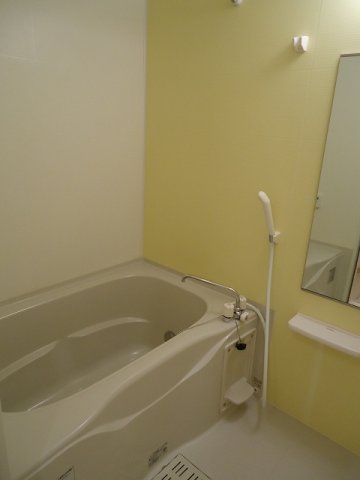 バス・シャワールーム　ゆったり過ごせるお風呂です