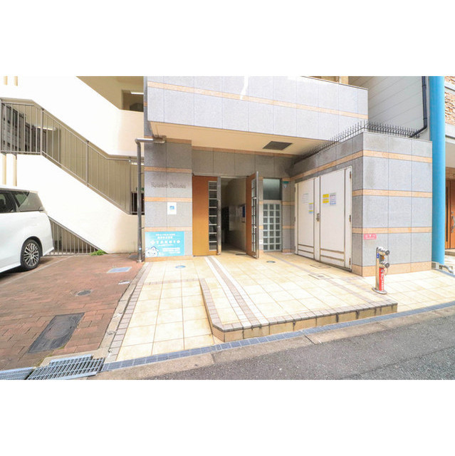 エントランス　清潔なエントランスです