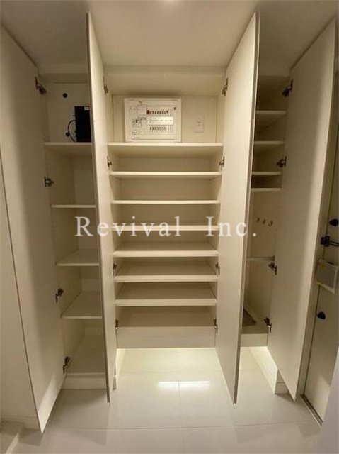 収納　奥行豊富な収納がございます（別部屋参考画像）