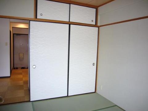 居室・リビング　室内