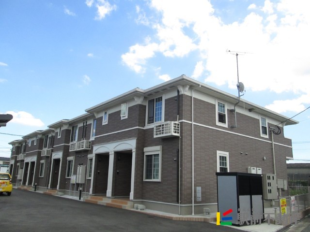 建物外観　2階建ての物件