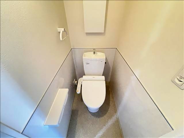 トイレ　＊同物件別部屋の写真です。