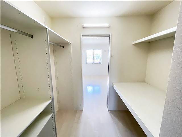 収納　＊同物件別部屋の写真です。