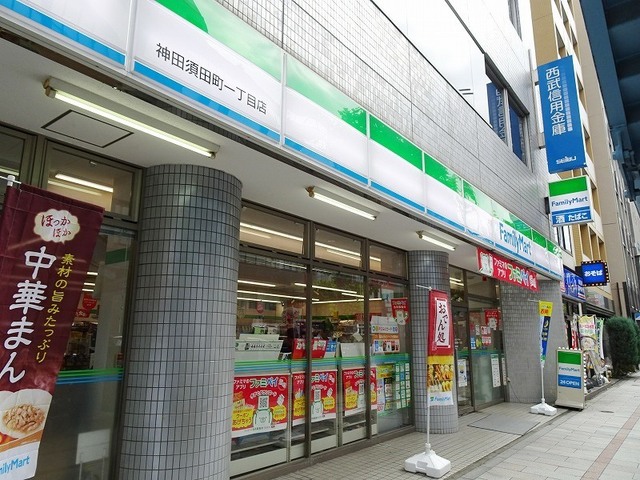 コンビニ　ファミリーマート神田須田町１丁目（コンビニ）まで110m