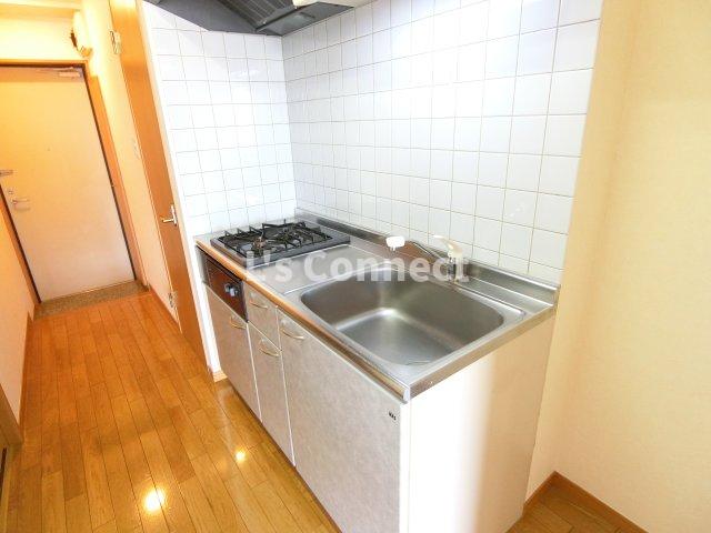 キッチン　２口ガスコンロのシステムキッチン。