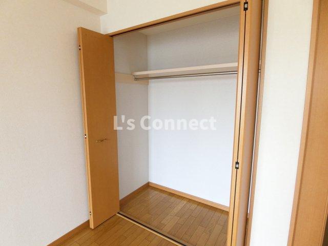 収納　クローゼットでお荷物もすっきり収納。