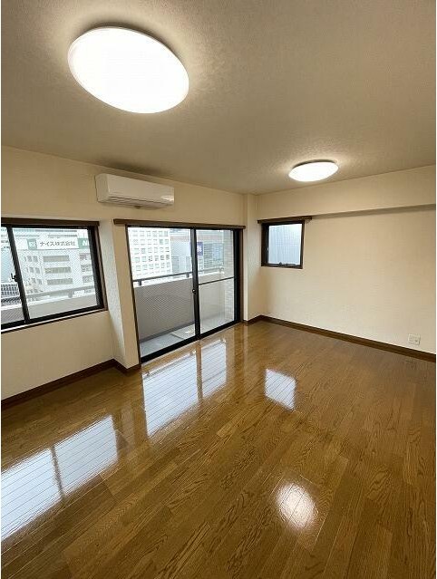 居室・リビング　開放感のあるゆったりとしたお部屋です♪