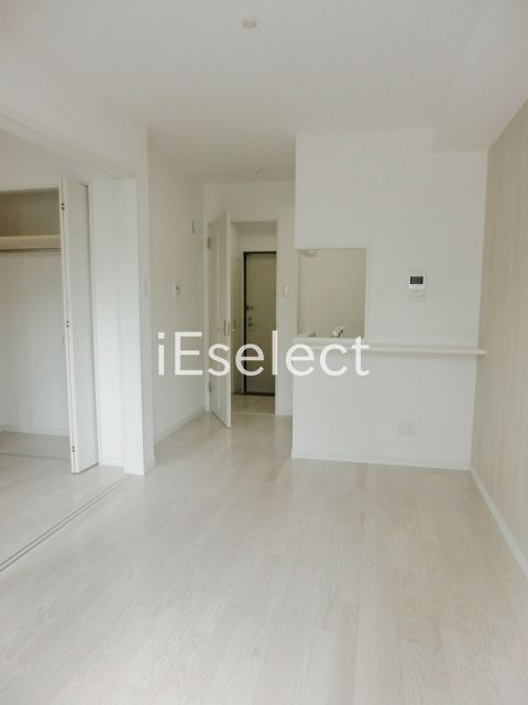 居室・リビング　白を基調とした明るいお部屋