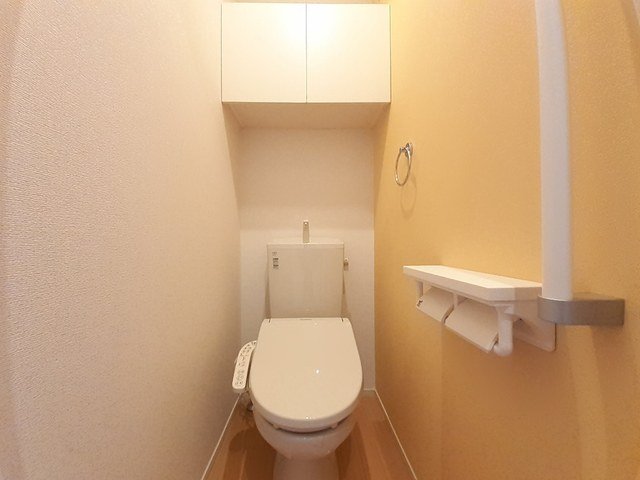 トイレ　落ち着いたトイレです