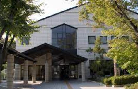 図書館　高槻市立小寺池図書館（図書館）まで322m