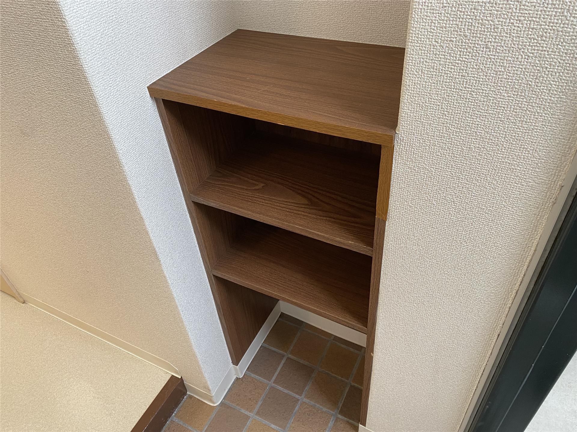 玄関　棚付きの玄関です