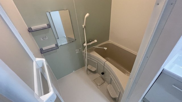 バス・シャワールーム　シンプルで機能的なユニットバスです！