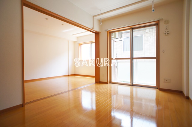 居室・リビング　使いやすい形の為、レイアウトを楽しめます♪