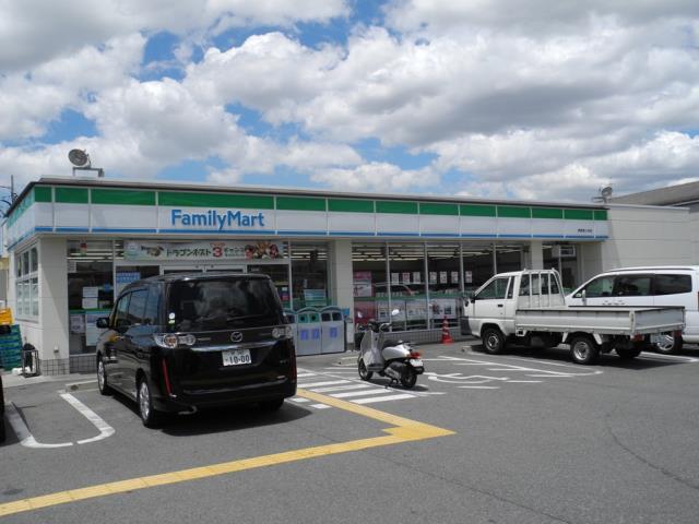 コンビニ　ファミリーマート（コンビニ）まで1687m