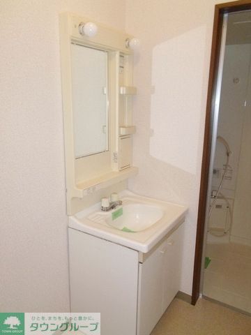 洗面設備　独立洗面台です